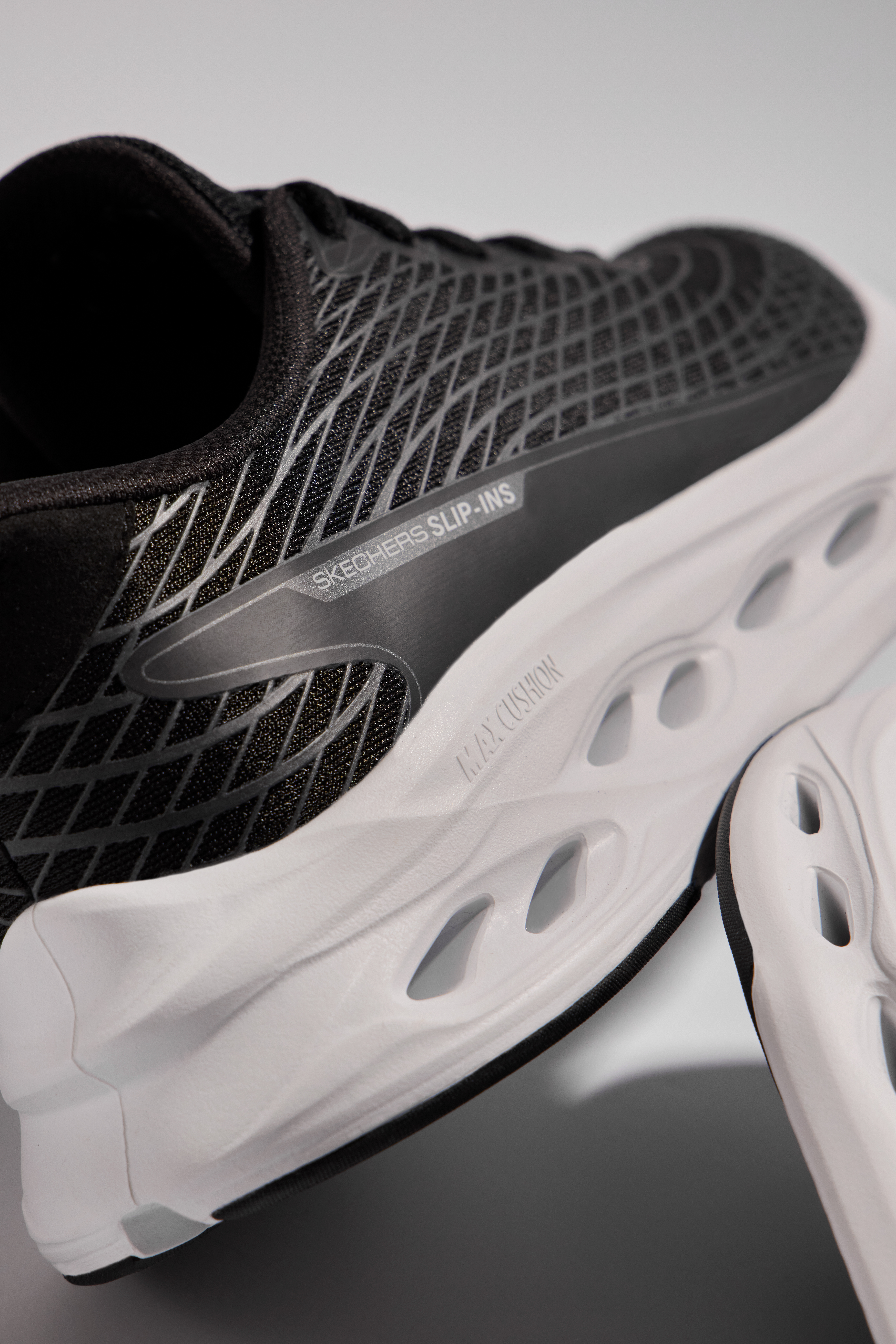 skechers max cushioning shoe